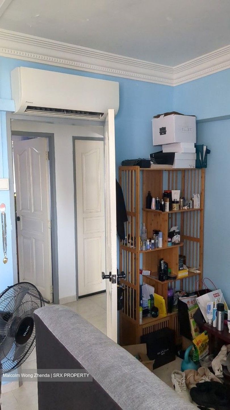 Hougang Avenue 7 (Hougang),  #527372371